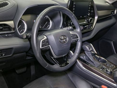 Used 2022 Toyota Highlander Limited AWD/4WD image 26