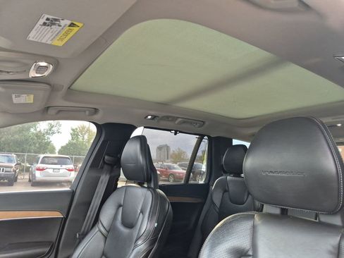 Used 2017 Volvo XC90 T8 Inscription w/ Vision Package image 11