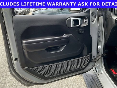 Used 2021 Jeep Wrangler Unlimited Sport AWD/4WD image 17