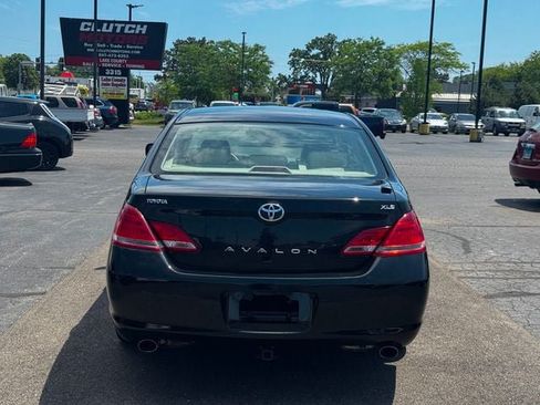 Used 2005 Toyota Avalon XLS FWD image 6