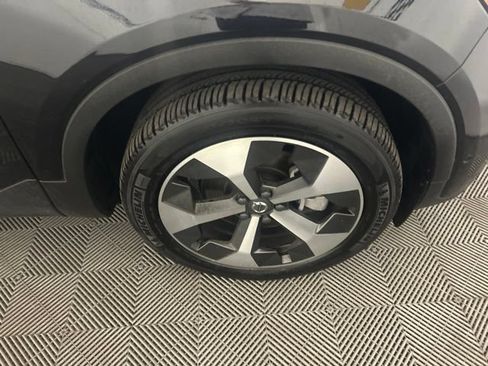 Used 2025 Volvo XC40 B5 Plus AWD/4WD image 42