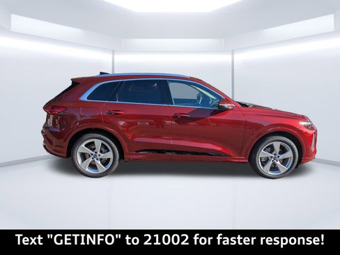 New 2025 Audi Q5 Prestige image 2