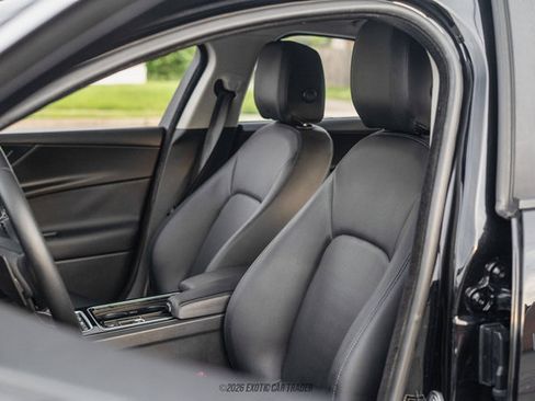 Used 2018 Jaguar XE Premium AWD/4WD image 33