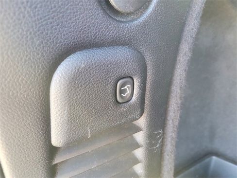 Used 2023 Dodge Durango GT image 12