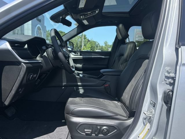 New 2026 Jeep Grand Cherokee Altitude AWD/4WD image 7