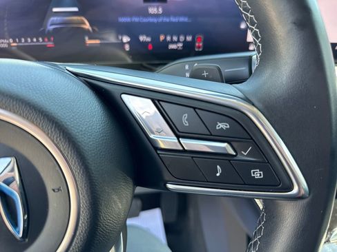 Used 2025 Buick Envision Preferred AWD/4WD image 27