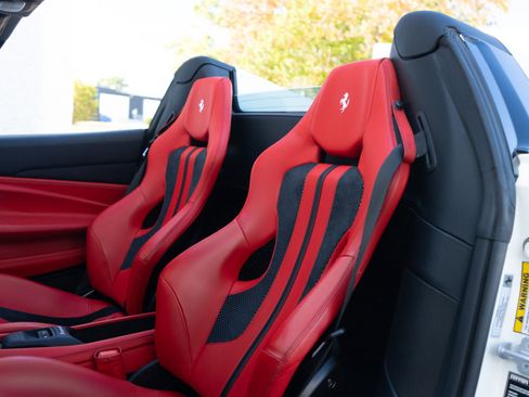 Used 2023 Ferrari F8 Tributo image 31