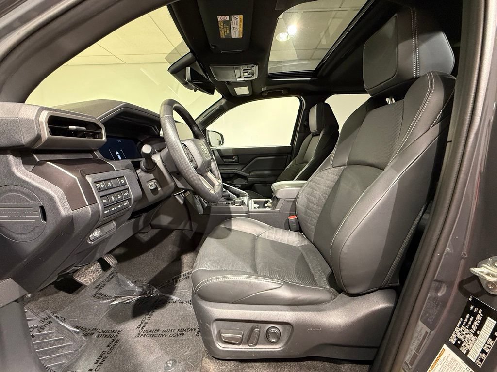 Certified 2025 Toyota 4Runner TRD Off-Road Premium w/ Tow Technology Package AWD/4WD image 13