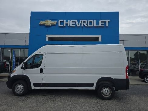 Used 2023 RAM ProMaster 2500 FWD image 2