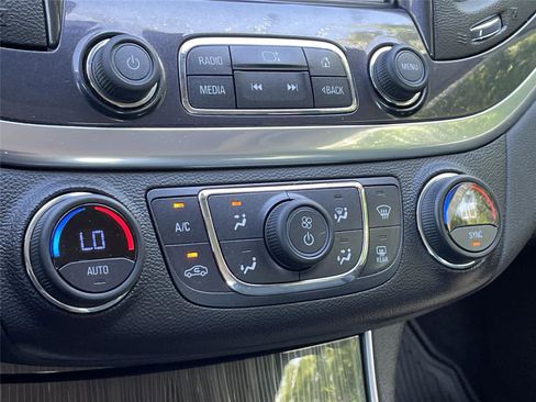 Used 2019 Chevrolet Impala LT w/ LT Convenience Package FWD image 21