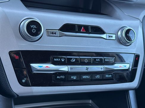 Used 2023 Ford Explorer XLT w/ Equipment Group 202A image 19