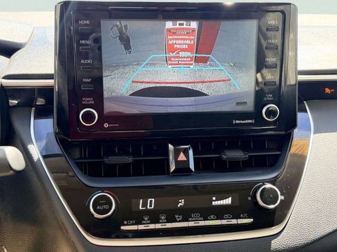 Used 2022 Toyota Corolla LE FWD image 35