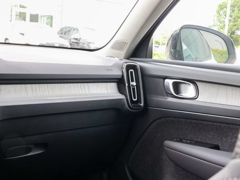 Certified 2026 Volvo XC40 B5 Plus AWD/4WD image 14