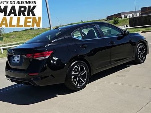 Used 2025 Nissan Sentra SV FWD image 8