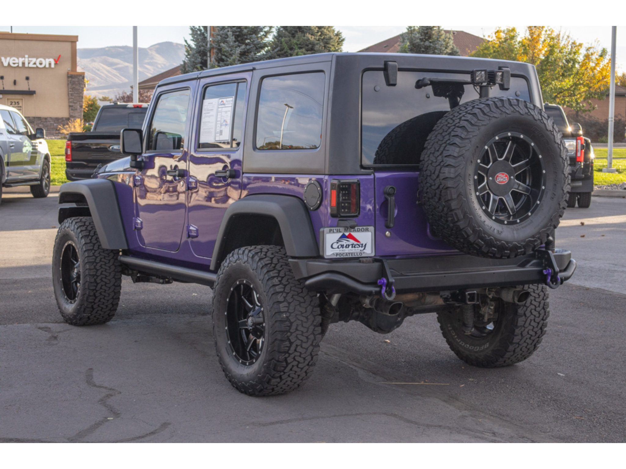 Used 2017 Jeep Wrangler Unlimited Rubicon w/ Cold Weather Group AWD/4WD image 5
