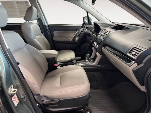 Used 2017 Subaru Forester 2.5i Limited AWD/4WD image 4