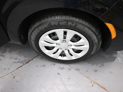 Used 2023 Kia Soul LX image 30