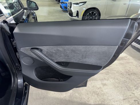 Used 2024 Tesla Model Y Long Range AWD/4WD image 11