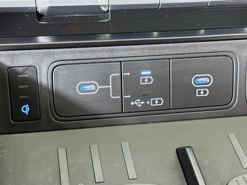 Used 2024 Hyundai Santa Fe Calligraphy AWD/4WD image 18
