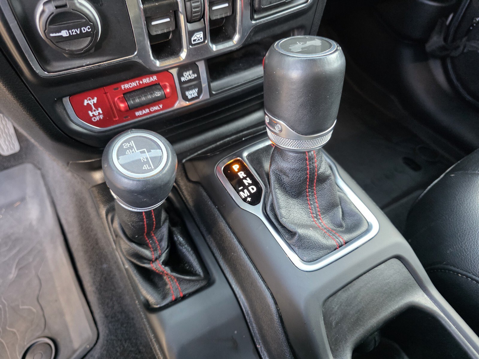 Used 2021 Jeep Wrangler Unlimited Rubicon w/ Cold Weather Group AWD/4WD image 25