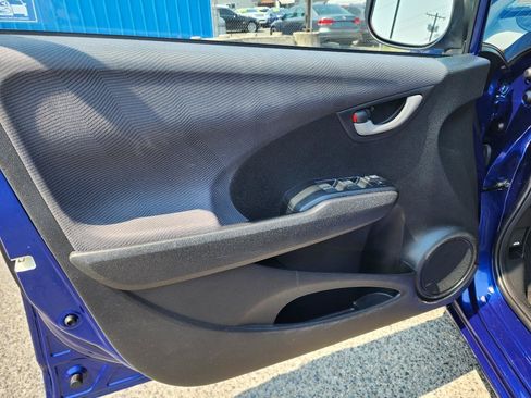 Used 2011 Honda Fit image 16