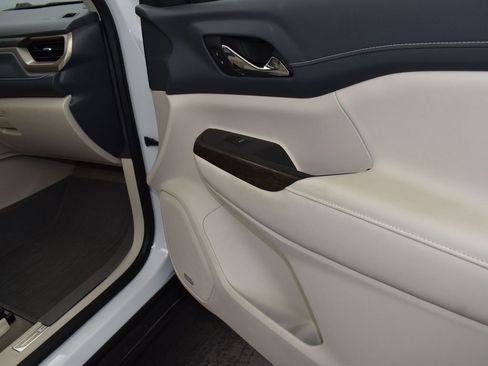 Used 2021 GMC Acadia Denali w/ Denali Technology Package image 23