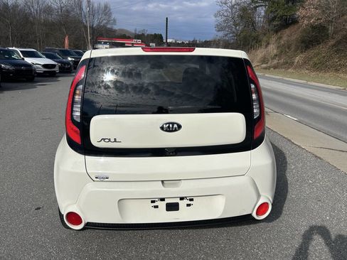Used 2016 Kia Soul ! w/ Premium Package image 6