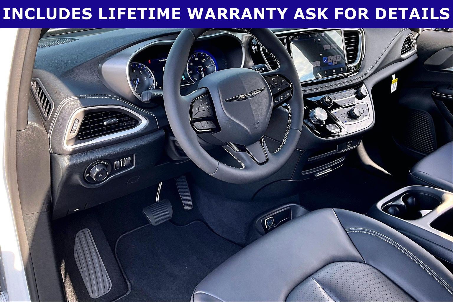 Used 2026 Chrysler Pacifica Select w/ S Appearance Package FWD image 11