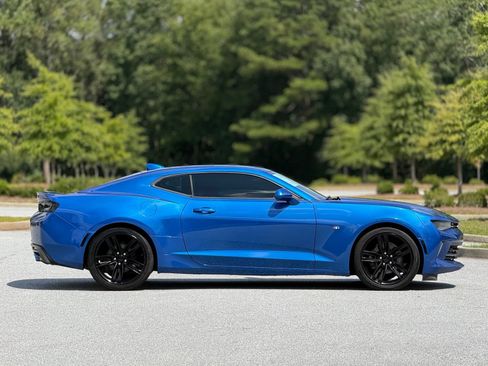 Used 2017 Chevrolet Camaro LT RWD image 12