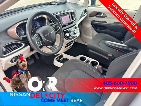 Used 2023 Chrysler Voyager LX FWD image 14