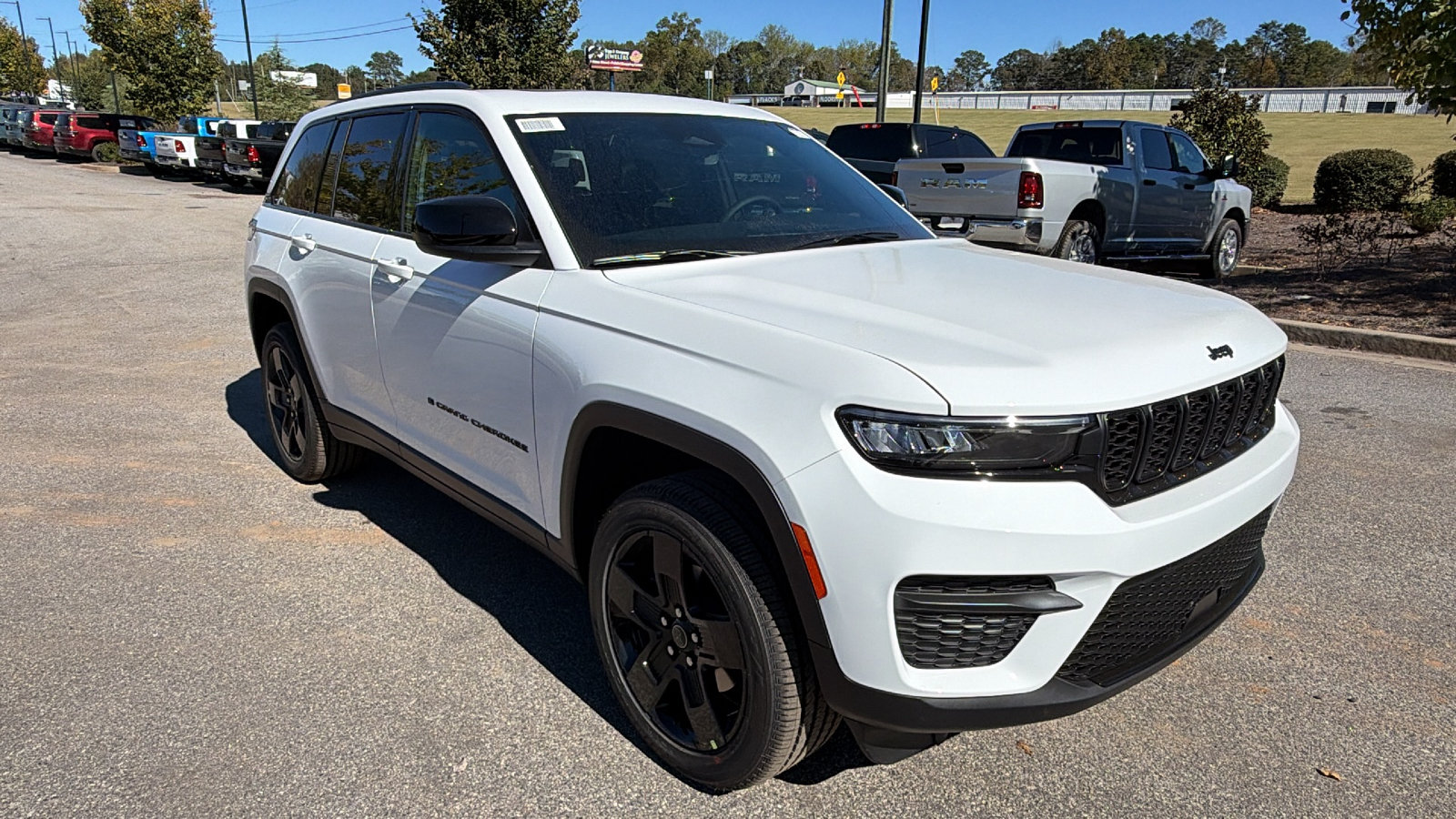 New 2027 Jeep Grand Cherokee Laredo X AWD/4WD image 5