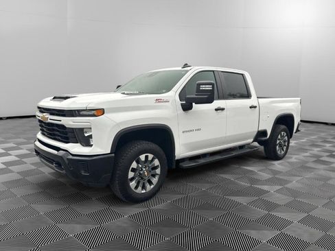 Used 2024 Chevrolet Silverado 2500 Custom w/ Custom Value Package image 1