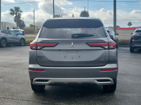 Used 2024 Mitsubishi Outlander SE image 5