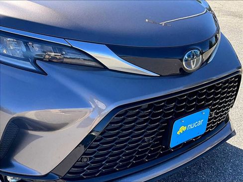Used 2021 Toyota Sienna XSE image 33