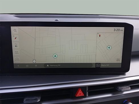 Used 2025 Kia Sorento S image 17