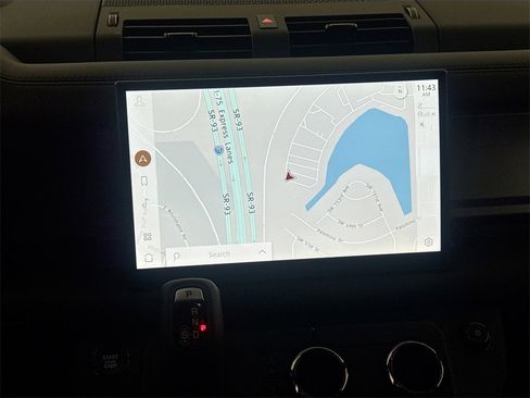 Used 2025 Land Rover Defender 110 image 13