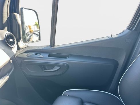 Used 2025 Mercedes-Benz Sprinter 3500 image 28