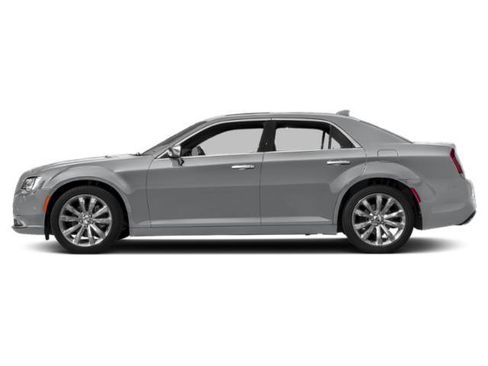 Used 2015 Chrysler 300 C Platinum w/ Light Group RWD image 3