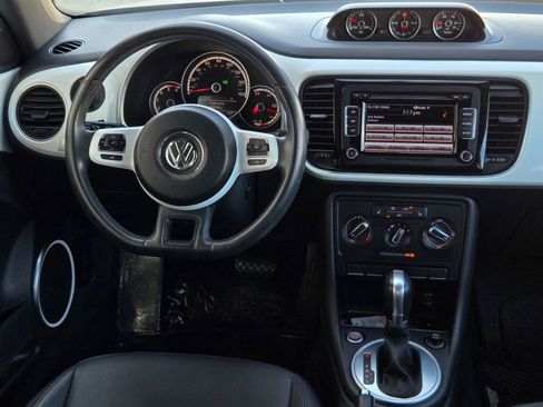 Used 2015 Volkswagen Beetle TDI FWD image 25