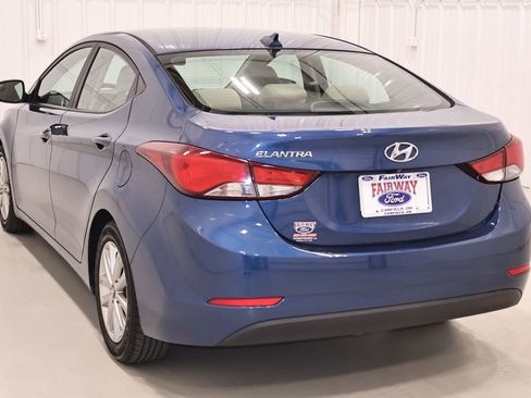 Used 2016 Hyundai Elantra SE w/ Option Group 02 FWD image 7