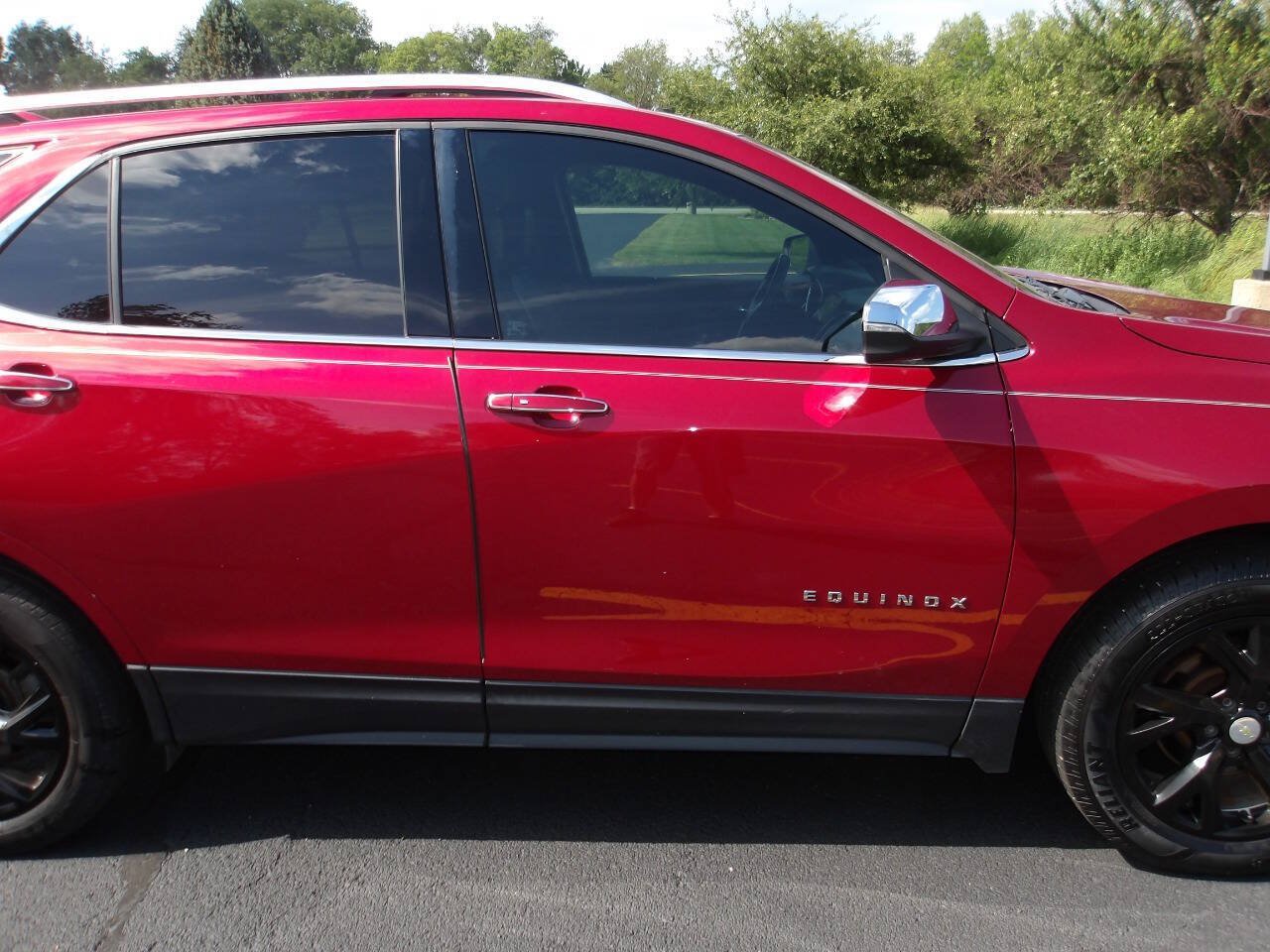Used 2018 Chevrolet Equinox Premier FWD image 30