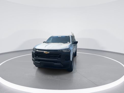 Used 2024 Chevrolet Colorado W/T w/ Safety Package image 3