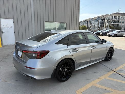 Certified 2025 Honda Civic Sport image 8