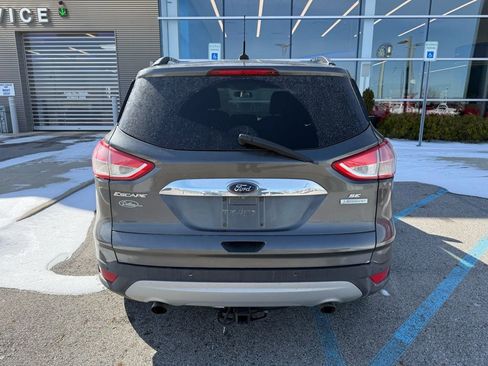 Used 2015 Ford Escape SE w/ SE Chrome Package image 8