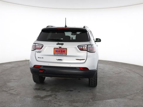 Used 2025 Jeep Compass Trailhawk AWD/4WD image 11