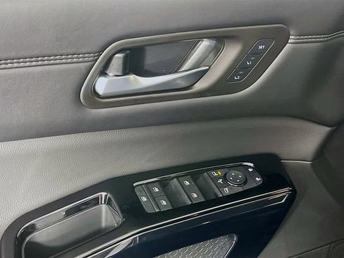 New 2026 Nissan Pathfinder Platinum w/ Cargo Package FWD image 17