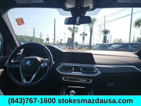 Used 2022 BMW X5 xDrive40i w/ Premium Package AWD/4WD image 2