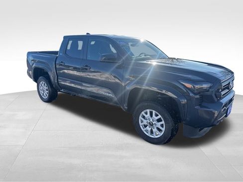Used 2024 Toyota Tacoma 4x4 Double Cab image 8