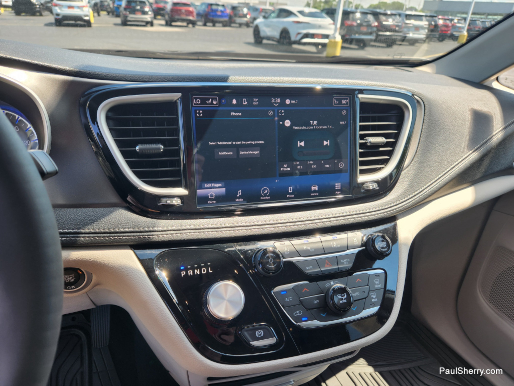 Used 2024 Chrysler Pacifica Touring-L FWD image 39