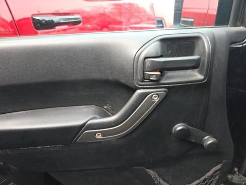 Used 2017 Jeep Wrangler Sport image 13